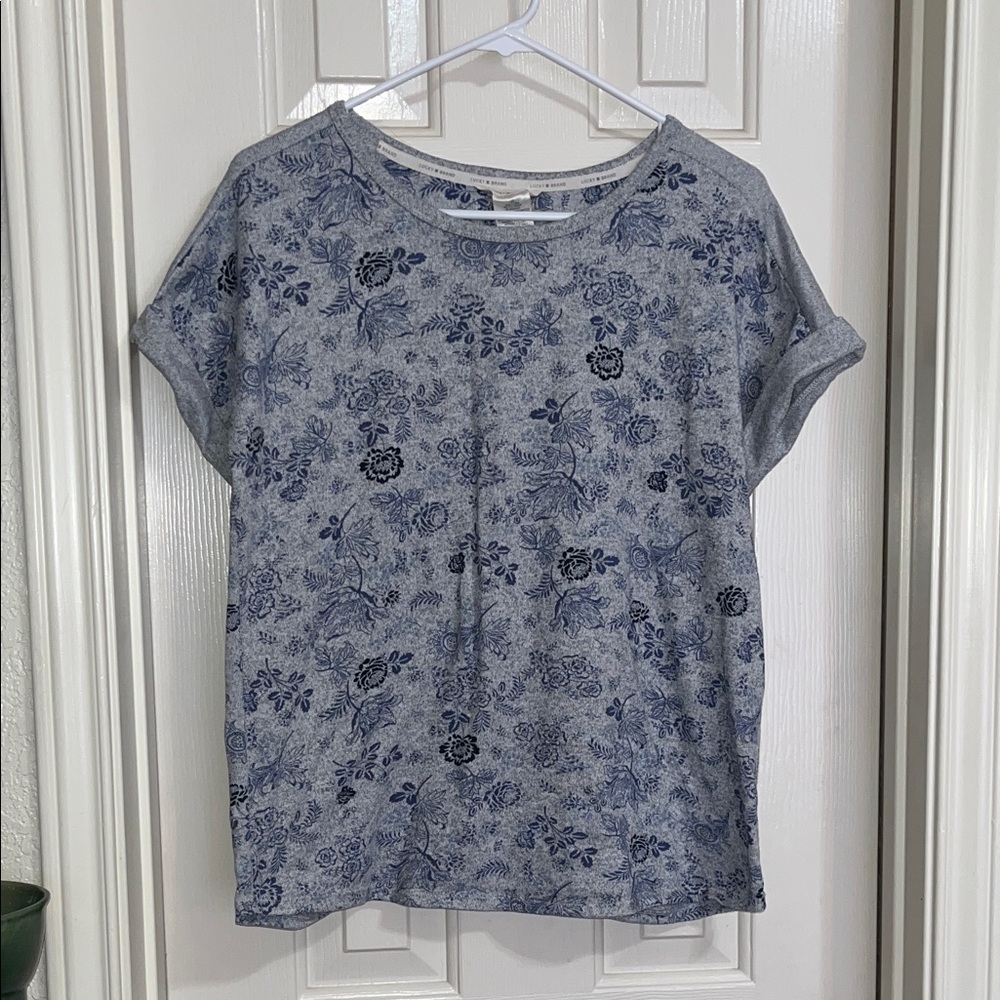 Lucky Brand • Women’s fleece floral Short sleeve tee • size large